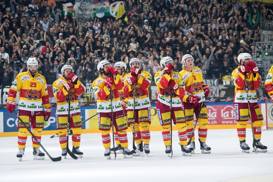 Bienne&#039;s players react at the end of the sixth match of the semifinal of National League Swiss Championship 2017/18 between HC Lugano and EHC Bienne, at the ice stadium Resega in Lugano, Switzerl ...