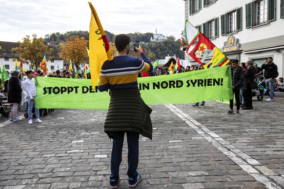 Demonstration gegen den Krieg in Nord Syrien, fotografiert am Samstag, 19. Oktober 2019, in Luzern. (KEYSTONE/Alexandra Wey)