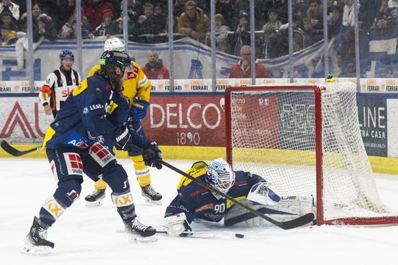 From left Jesse Zgraggen (HCAP) and Gilles Sean (HCAP), during the regular season of National League A (NLA) Swiss Championship 2024/25 between HC Ambri Piotta and HC Davos at the ice stadium Gottardo ...