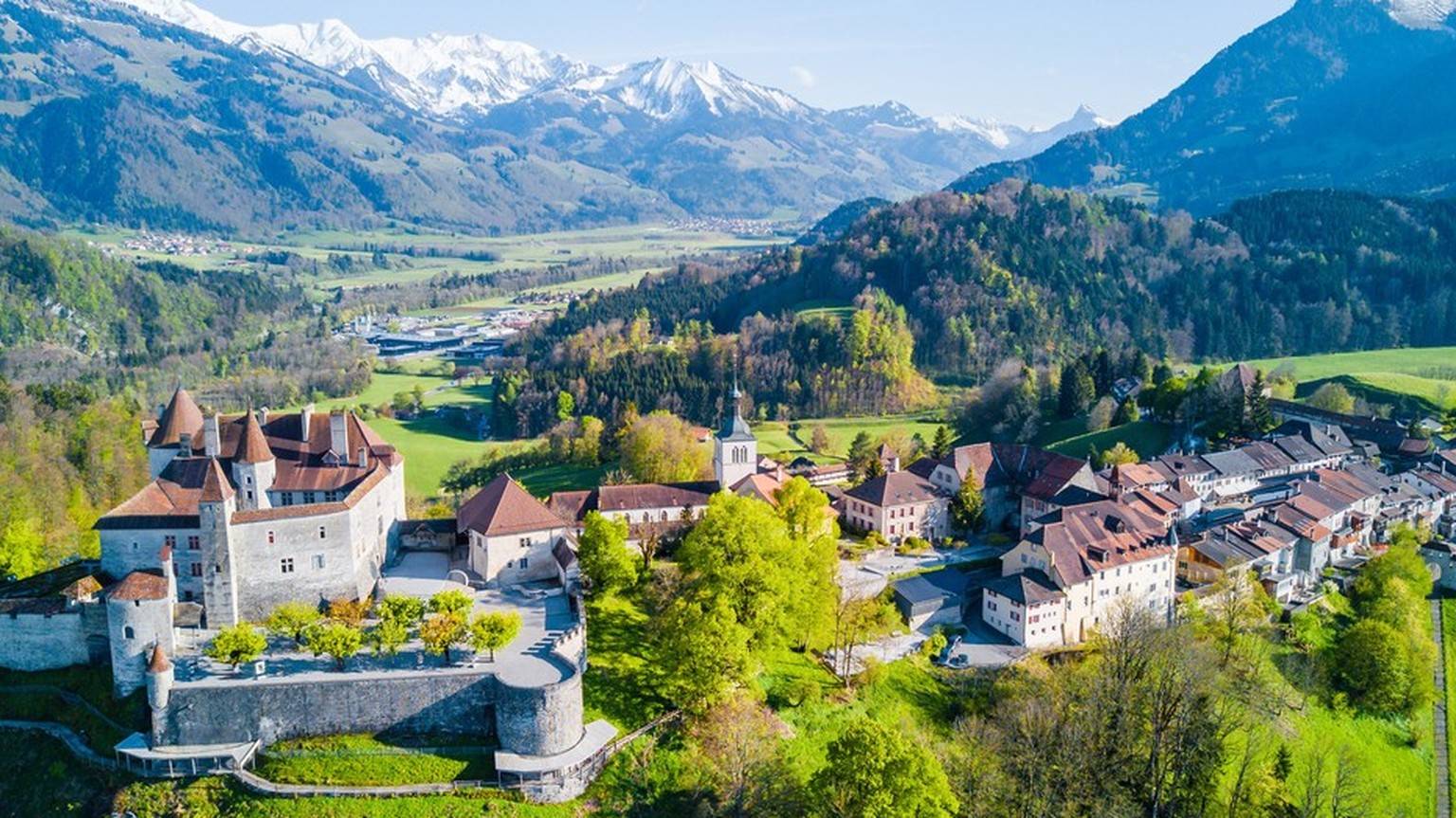 Gruyères UN Best Tourism Village Schweiz Rauszeit schönste Dörfer Mittelalter Stadt