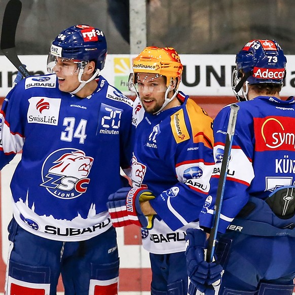 Löwenjubel im Hallenstadion: Matthews, Nilsson und Künzle feiern ein Tor.