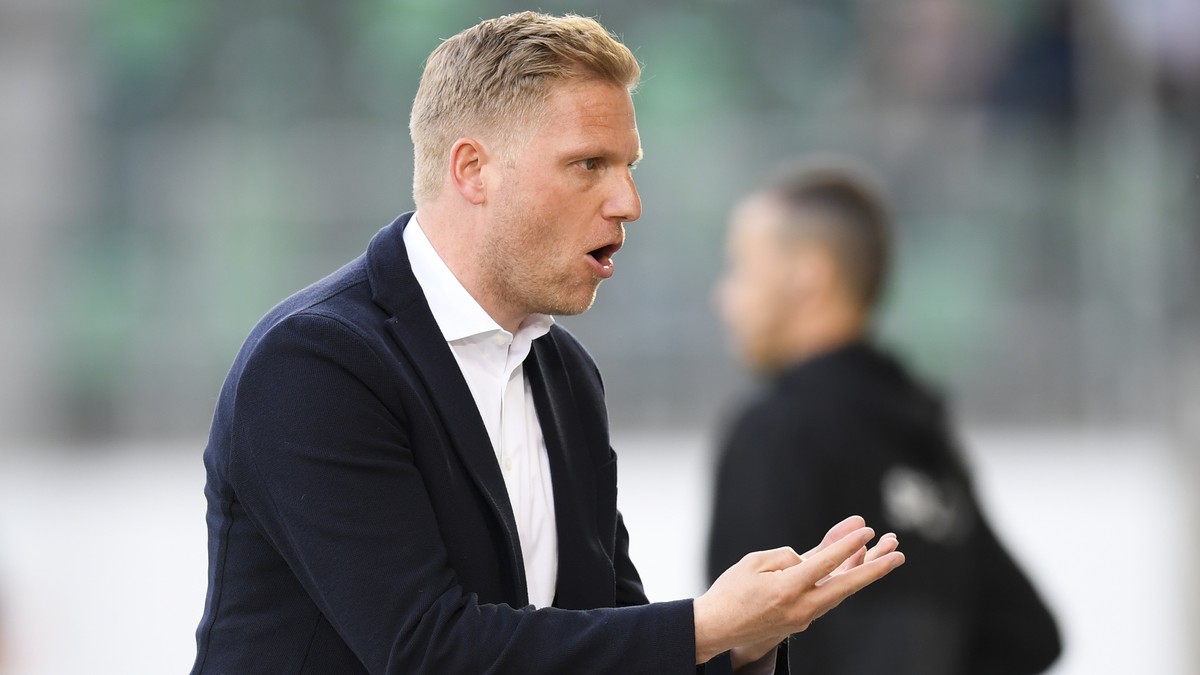 Thuns Trainer Marc Schneider, beim Fussball Super-League Spiel zwischen dem FC St. Gallen und dem FC Thun, aufgenommen am Samstag, 21. April 2018, im Kybunpark in St. Gallen. (KEYSTONE/Gian Ehrenzelle ...