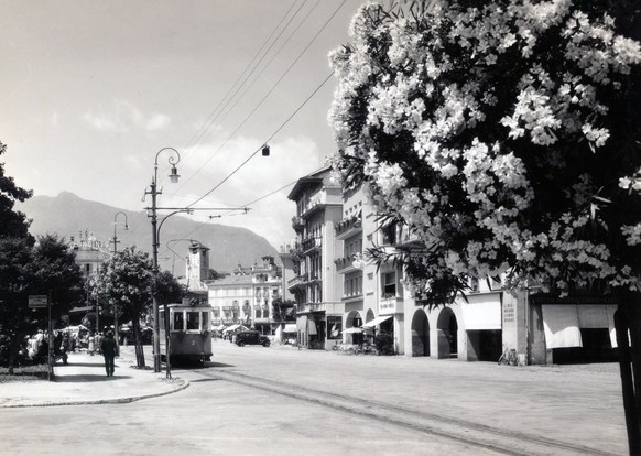 Locarneser Tram mit Blick in Richtung Piazza Grande