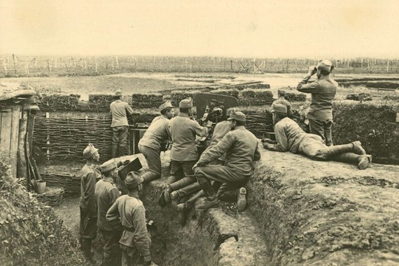 Österreichisch-ungarische Truppen an der Ostfront: Nellie Bly besichtigte Schützengräber wie diese hier.