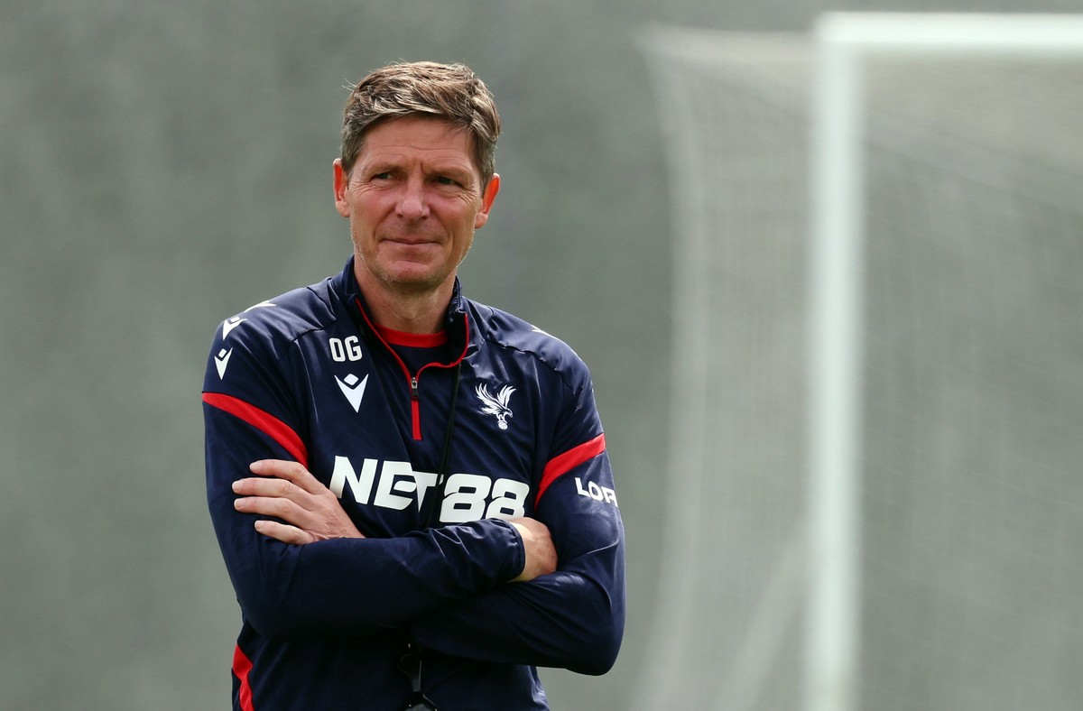 epa12980937 Crystal Palace manager Oliver Glasner during a UEFA Conference League Final - Crystal Palace Media Day in London, Britain, 21 May 2026. Crystal Palace play Rayo Vallecano in the Conference ...