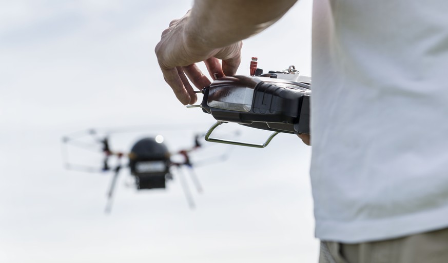 Brenzlige Situationen in luftiger Höhe: Drohnen werden weder vom Boden- noch vom Flugzeugradar erkannt.
