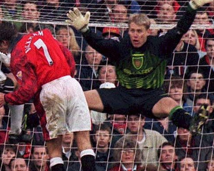04.02.1997: Goalie Peter Schmeichel erzielt ein Fallrückzieher-Tor – aber es endet im Drama