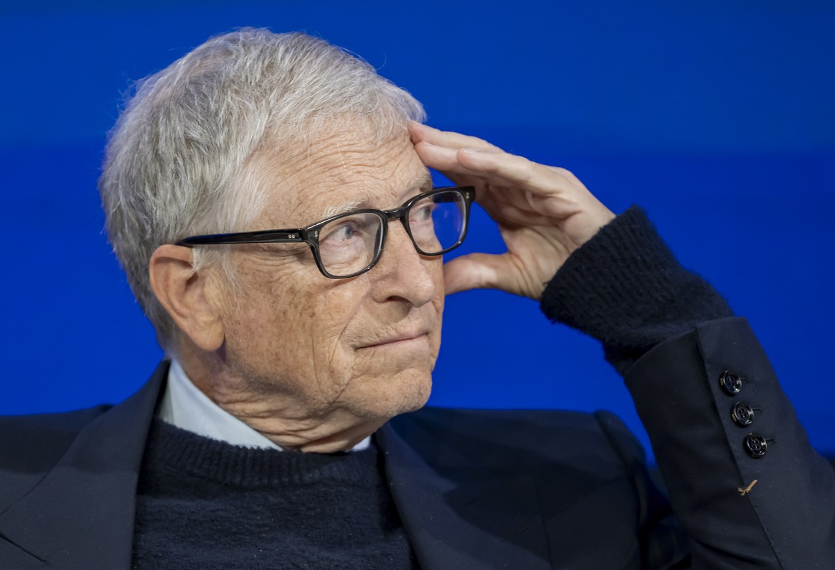 epa12667021 Microsoft co-founder and US philanthropist Bill Gates attends a panel discussion during the 56th annual meeting of the World Economic Forum (WEF) in Davos, Switzerland, 21 January 2026. Th ...