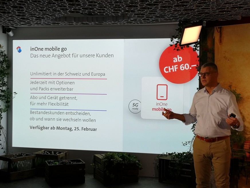 Swisscom-Manager Dirk Wierzbitzki mit den Details zum «inOne mobile go».