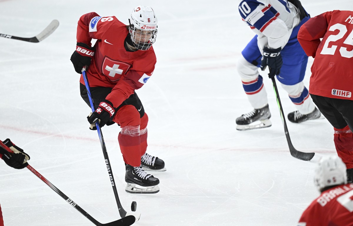 Switzerland's Jamiro Reber in action during the IIHF World Junior Championship group B ice hockey match between Switzerland and Norway at Frolundaborg arena in Gothenburg, Sweden, Saturday Dec. 3 ...