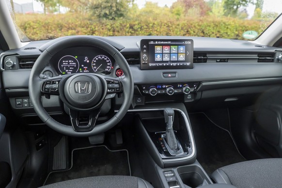 A fairly classic layout, but with an extensive range of technology.