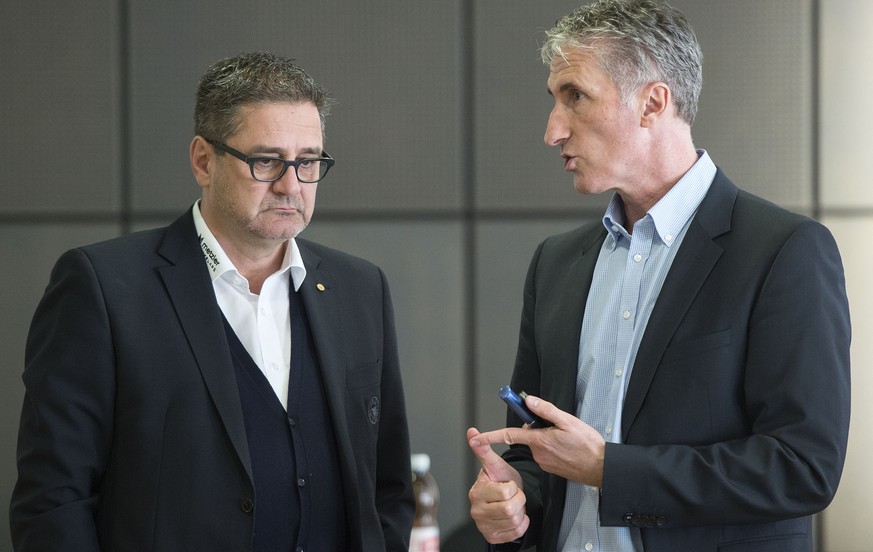 11.02.2015; Ittigen; Eishockey - Swiss Ice Hockey Federation National League Versammlung; 
Marc Luethi, CEO SC Bern und Peter Zahner CEO ZSC Lions
(Urs Lindt/freshfocus)