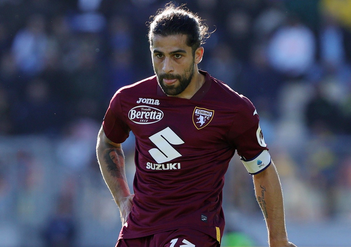epa11021091 Ricardo Rodriguez of Torino in action during the Serie A soccer match between Frosinone Calcio and Torino FC in Frosinone, Italy, 10 December 2023. EPA/FEDERICO PROIETTI
