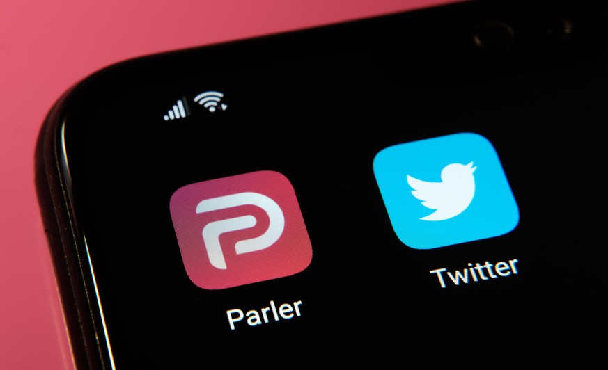 Google wirft bei Rechten beliebte Parler-App raus – Apple stellt Ultimatum