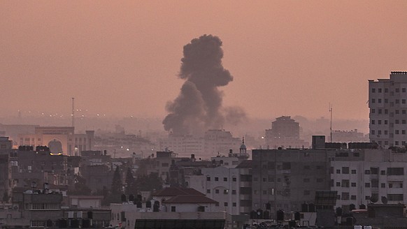 Israels Luftwaffe griff erneut Ziele im Gasastreifen an. (Symbolbild)