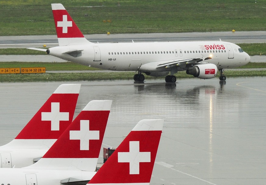 Swiss-Flugzeuge auf dem Flughafen Zürich-Kloten: Sie kommen dort häufig nicht pünktlich an.