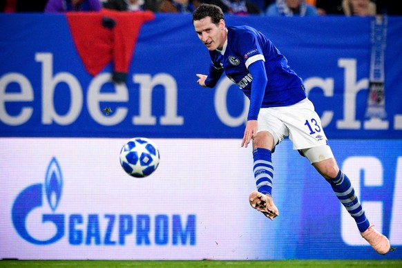 epa07146879 Schalke&#039;s Sebastian Rudy in action during the UEFA Champions League Group D soccer match between FC Schalke 04 and Galatasaray Istanbul in Gelsenkirchen, Germany, 06 November 2018. EP ...