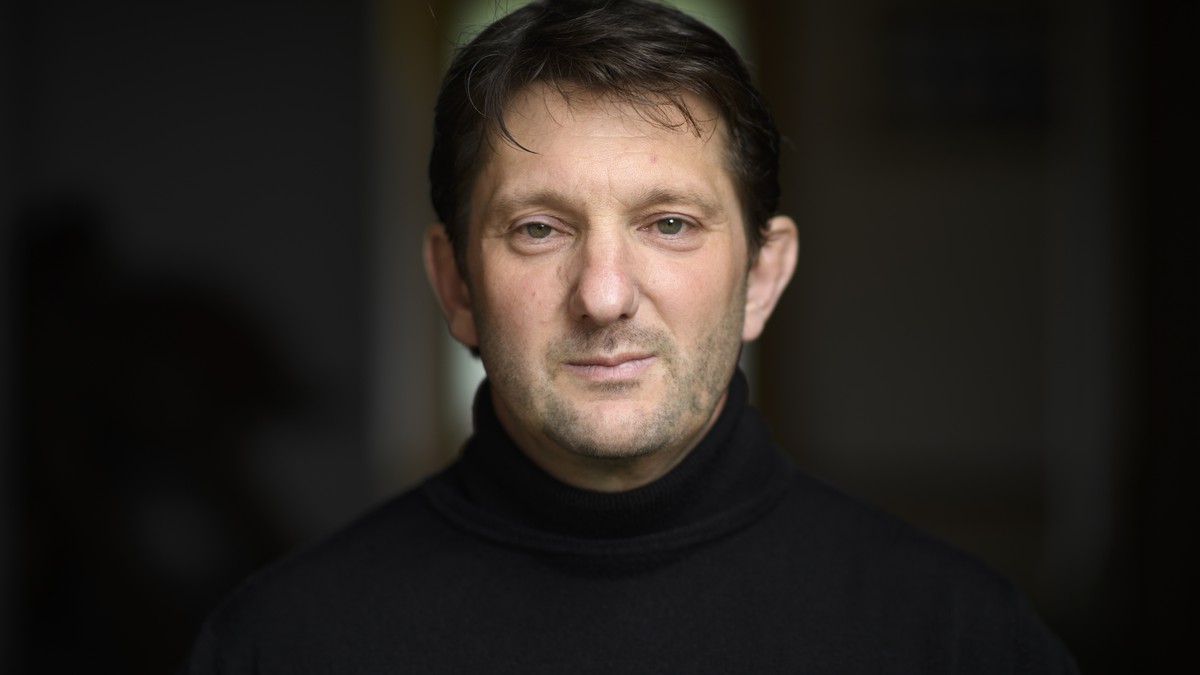Adam Quadroni, Whistleblower im Buendner Bauskandal, aufgenommen am Donnerstag, 10. Mai 2018, in Ramosch. (KEYSTONE/Gian Ehrenzeller)