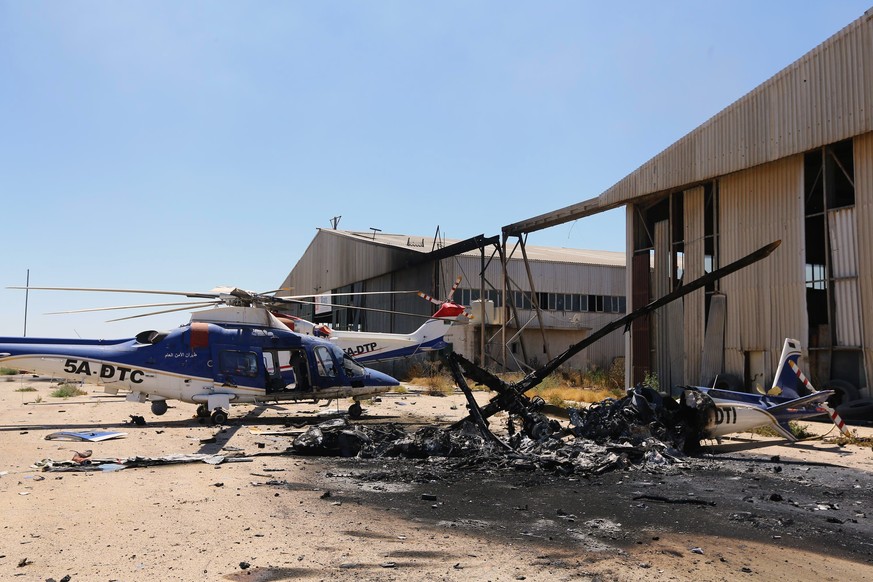 Der internationale Flughafen steht seit 2011 unter Kontrolle von Kämpfern aus der Stadt Al-Sintan.&nbsp;