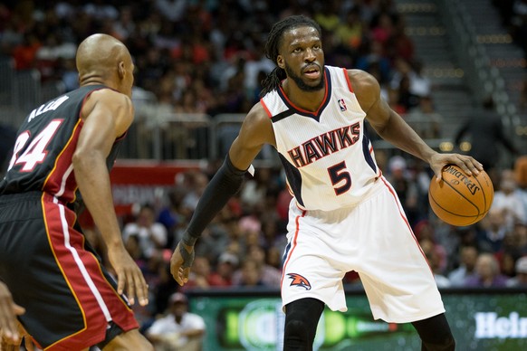 Atlanta Hawks Forward DeMarre Carroll in einem Spiel gegen die Miami Heats