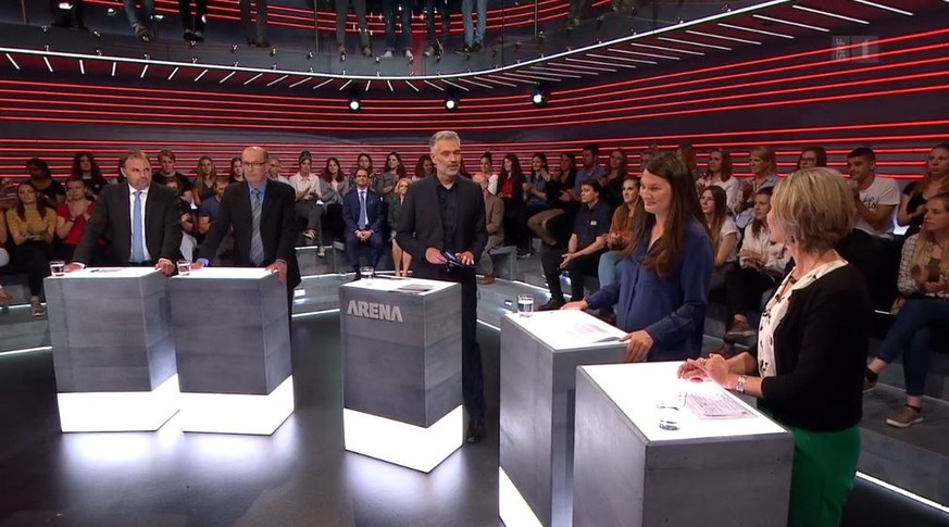 Die Teilnehmer der Pestizid-Arena: Marcel Dettling, Markus Ritter, Moderator Sandro Brotz, Tiana Angelina Moser, Maya Graf.