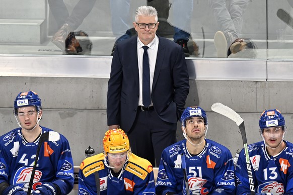 ZSC Coach Marc Crawford beim Eishockey-Qualifikationsspiel der National League zwischen den ZSC Lions und dem HC Lugano in der Swiss Life Arena in Zuerich am Samstag, 21. Januar 2023. (KEYSTONE/Walter ...