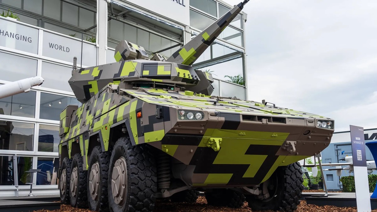 Les canons antiaériens tels que le Skyranger de Rheinmetall sont considérés comme le moyen de choix pour abattre les drones.