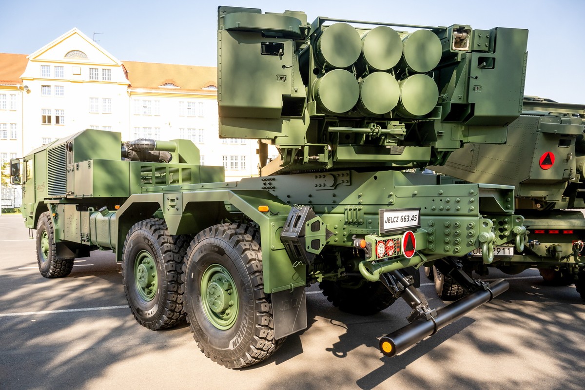 epa10854507 M142 High Mobility Artillery Rocket System "HIMARS" at the Artillery and Armaments Training Center in Torun, Poland, 11 September 2023. A framework agreement for the procurement  ...