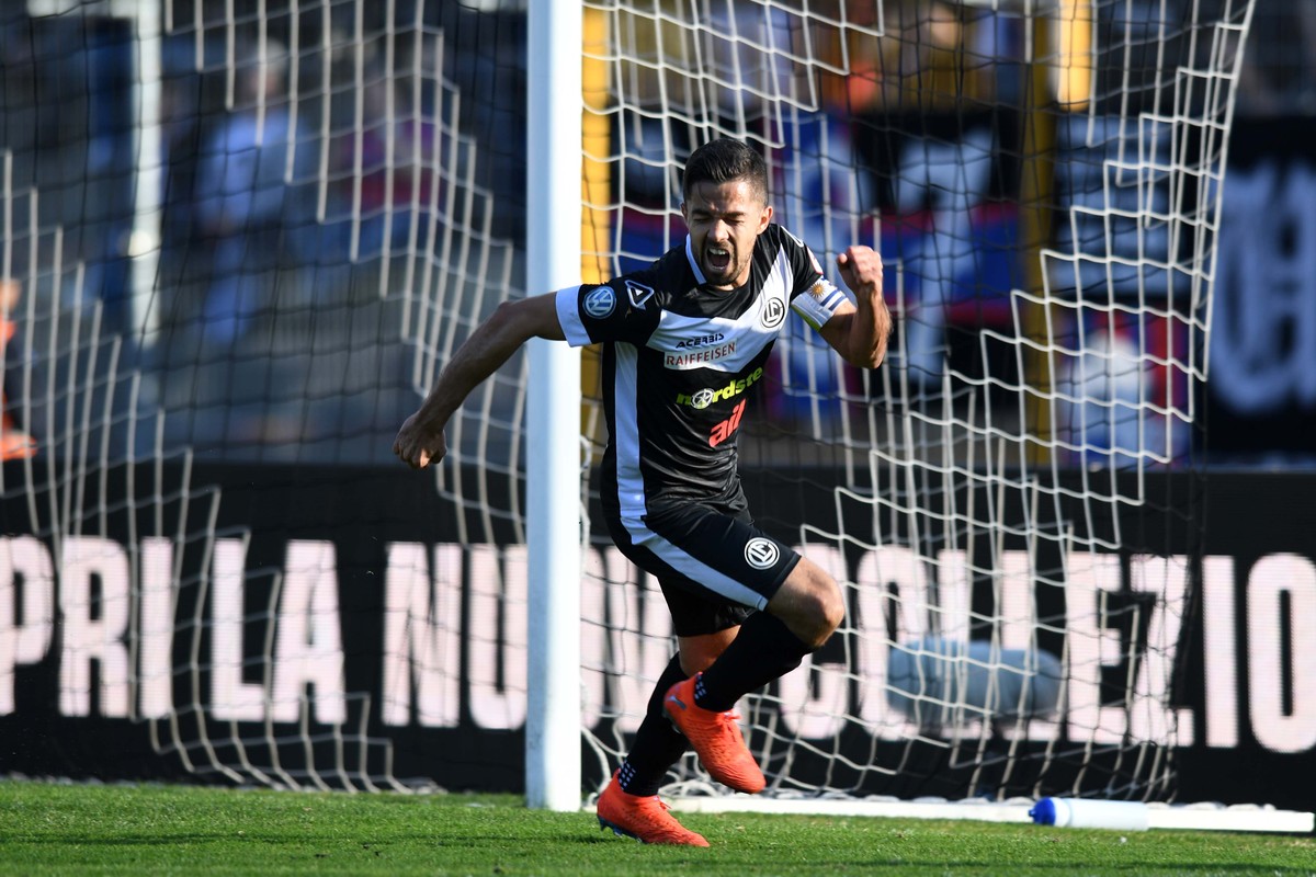 Lugano's player Jonathan Sabbatini celebrate the 1-1 during the Super League soccer match FC Lugano against FC Basel 1893, at the Cornaredo stadium in Lugano, Sunday March 10, 2019. (KEYSTONE/Ti- ...