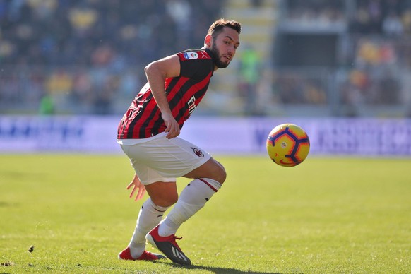 epa07248948 Milan&#039;s Hakan Calhanoglu in action during the Italian Serie A soccer match between Frosinone Calcio and A.C. Milan at the Benito Stirpe stadium in Frosinone, Italy, 26 December 2018.  ...