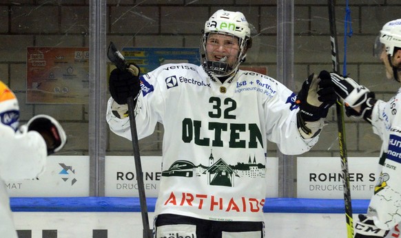 17.02.2021 - Winterthur, Zielbau Arena, Hockey Swiss League - EHC Winterthur vs EHC Olten - EHC Olten forward Mason McTavish 32 Winterhur Zielbau Arena Zürich Schweiz Copyright: xSergioxBrunettix