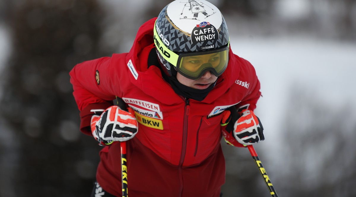 Switzerland's Wendy Holdener waits for an alpine ski women's World Cup giant slalom in Courchevel, France, Monday, Dec. 14, 2020. (AP Photo/Gabriele Facciotti)