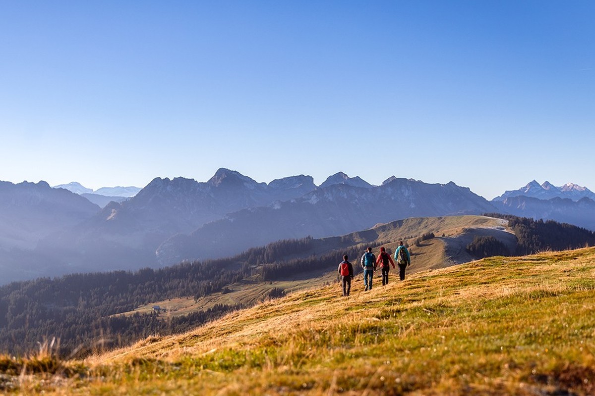 Rauszeit Wanderungen über dem Nebel Schweiz Schwyberg Schwarzsee