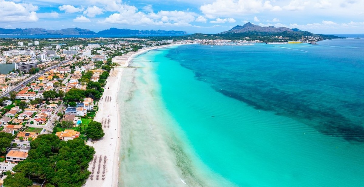 Playa de Muro Nordosten Mallorca Strandferien Strand Urlaub