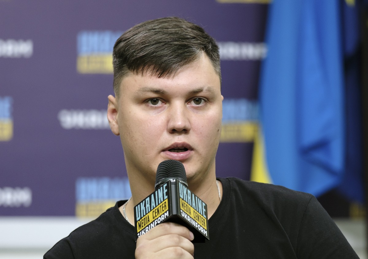 epa11167281 FILE Russian pilot Maksym Kuzminov speaks to journalists during a press conference on special operation 'Synytsia' (Tit) of the Ukrainian intelligence service to hijack a Russian ...