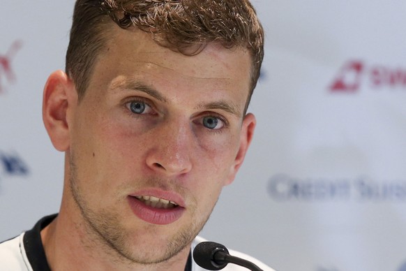 23.06.2016; Montpellier,; Fussball Euro 2016 - Pressekonferenz Schweiz; Fabian Frei (SUI) an der Medienkonferenz. (Piotr Kucza/Expa/freshfocus)