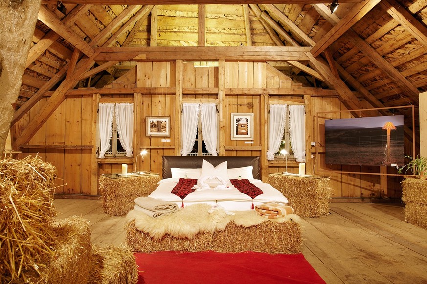 Rauszeit Romantische Erlebnisse Schweiz Kemmeriboden Bad Schlafen auf Heubühne