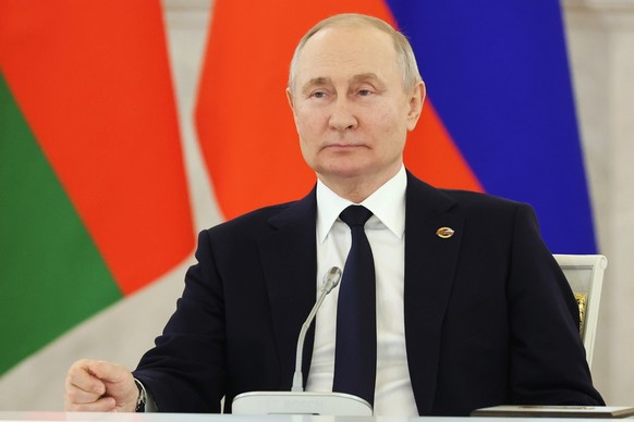 Russian President Vladimir Putin attends the meeting of the Supreme State Council of the Union State of Russia-Belarus with Belarusian President Alexander Lukashenko in Moscow, Russia, Thursday, April 6, 2023. (…