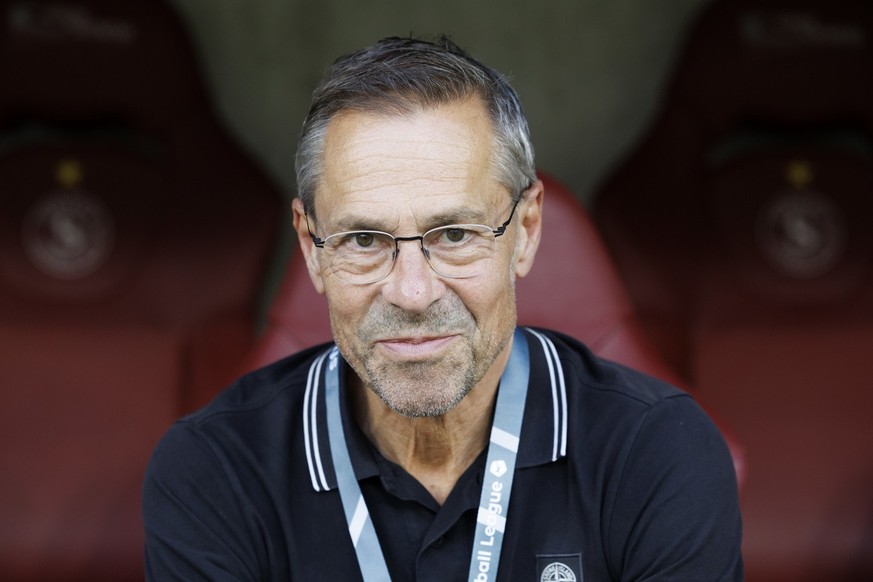 Matthias Hueppi, President of the FC St. Gallen, looks the warmup of his players, prior the Super League soccer match of Swiss Championship between Servette FC and FC St. Gallen, at the Stade de Genev ...