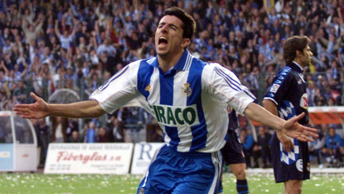 Deportivo La Coruna's Dutch player Makaay celebrates his team's second goal against RCD Espanol on the last day of the Spanish league championship in La Coruna, northern Spain Friday, May 19 ...