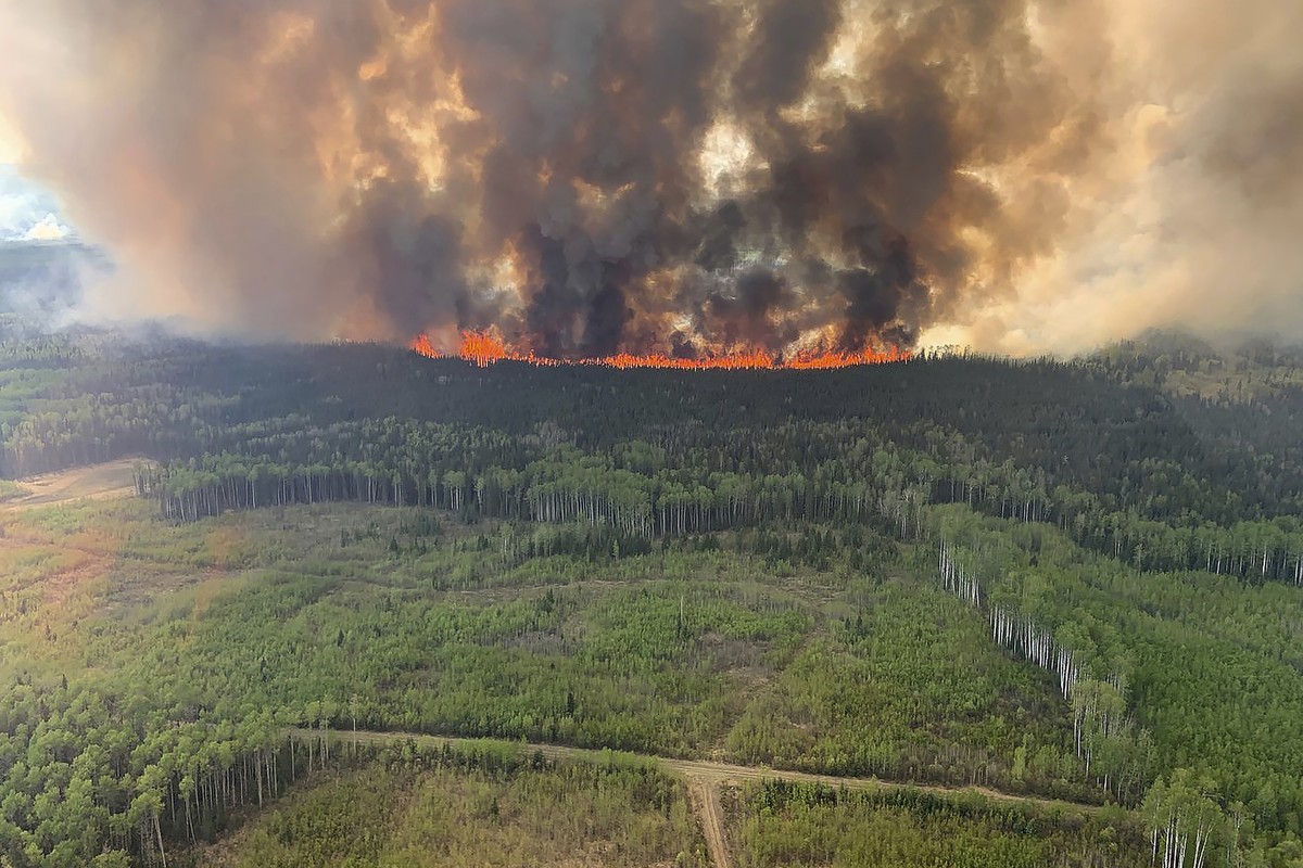 The Bald Mountain Wildfire burns in the Grande Prairie Forest Area on Friday, May 12, 2023 this handout image provided by the Government of Alberta. (Government of Alberta Fire Service/Canadian Press  ...