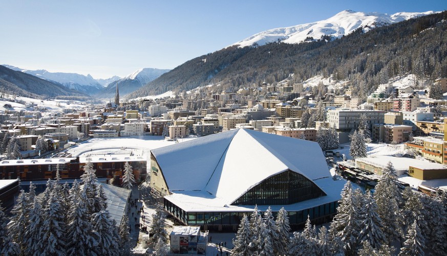 Overview of the Vaillant Arena, venue for the 92th Spengler Cup ice hockey tournament in Davos, Switzerland, Wednesday, December 26, 2018. (KEYSTONE/Gian Ehrenzeller).