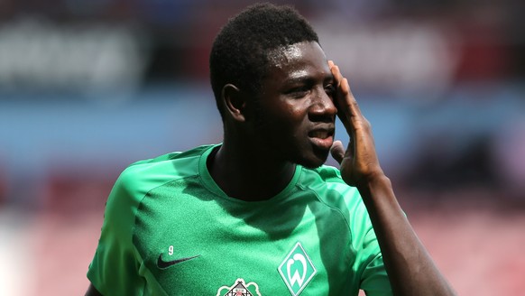 Football - West Ham United v Werder Bremen - Pre Season Friendly - Upton Park - 2/8/15
Werder Bremen&#039;s Ousman Manneh warms up before the match
Action Images via Reuters / Matthew Childs
Livepi ...