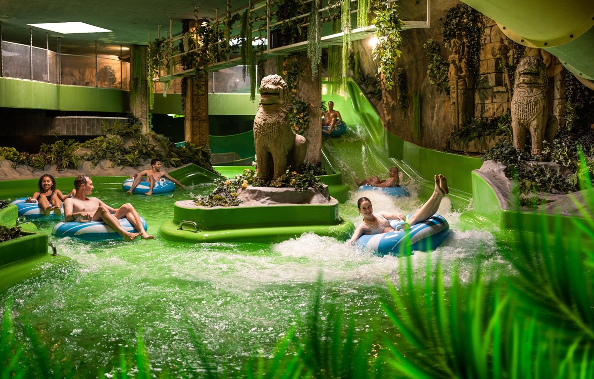 Adrénaline garantie au parc aquatique Alpamare à Pfäffikon SZ: calez-vous bien sur votre bouée et lancez-vous dans un parcours tourbillonnant.