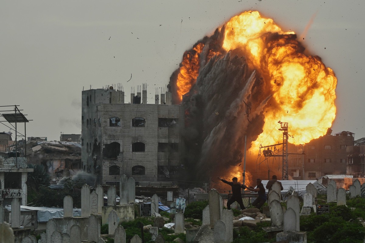 La violence n&amp;#039;a pas cessé à Gaza depuis l&amp;#039;entrée en vigueur du cessez-le-feu. ici, une frappe israélienne, début février 2026.