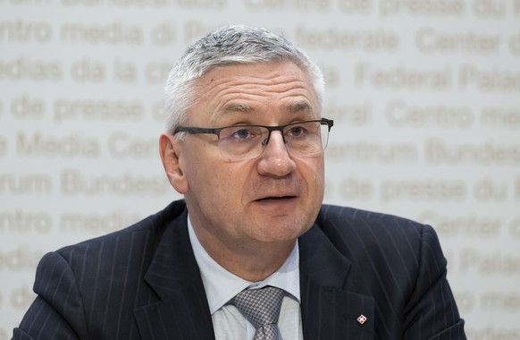 Nationalrat Andreas Glarner (ZH) spricht an einer Medienkonferenz der SVP zur Schweizer Asylpolitik, am Dienstag, 31. Januar 2023, in Bern. (KEYSTONE/Anthony Anex)