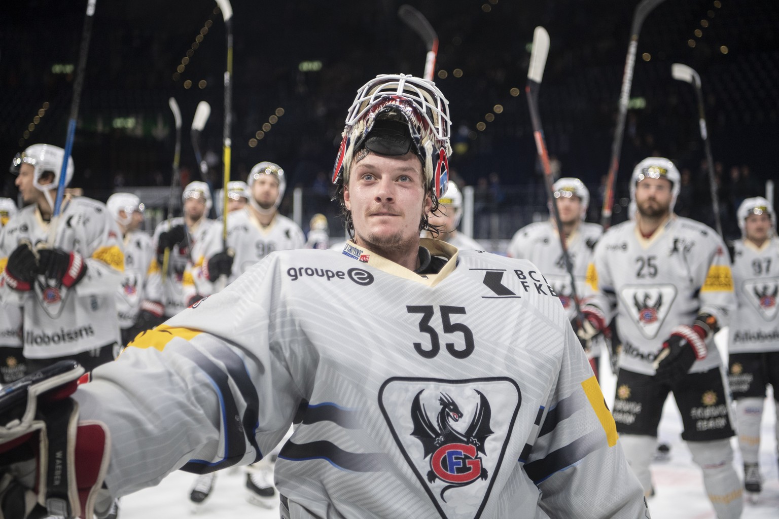 Gotterons Goalie Ludovic Waeber jubelt im Eishockeyspiel der National League zwischen den ZSC Lions und dem HC Fribourg-Gotteron am Donnerstag, 30. Januar 2020, im Zuercher Hallenstadion. (KEYSTONE/En ...