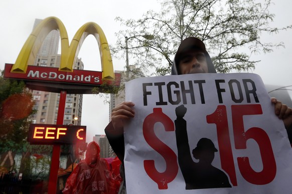 Proteste vor einer McDonald's-Filiale in Chicago.