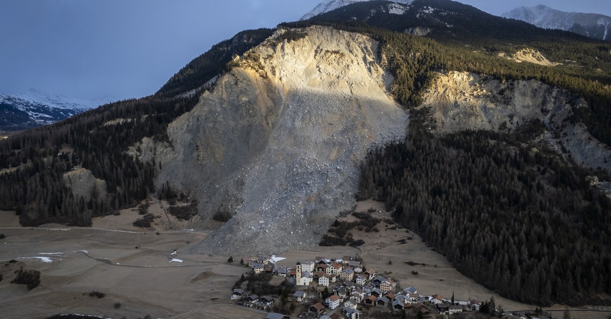 brienzer-bev-lkerung-darf-nach-ber-einem-jahr-nach-hause