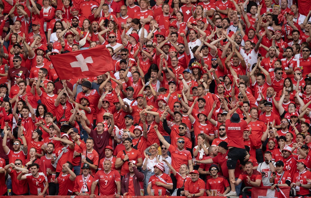 England v Switzerland: Quarter-Final - UEFA EURO, EM, Europameisterschaft,Fussball 2024 DUSSELDORF, GERMANY - JULY 6: Switzerland fans celebrate a goal during the UEFA EURO 2024 quarter-final match be ...